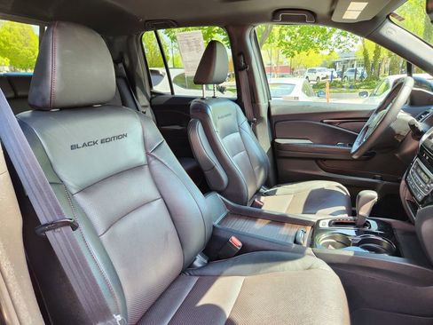 Certified 2019 Honda Ridgeline Black Edition image 16