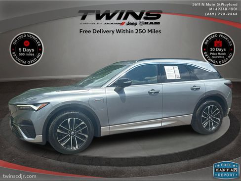 Used 2024 Acura ZDX A-Spec image 9