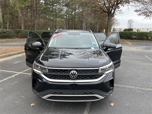 Used 2022 Volkswagen Taos SE image 10