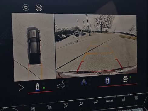 Used 2024 GMC Canyon AT4 w/ AT4 Premium Package image 14