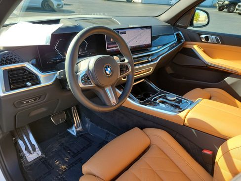 Used 2024 BMW X5 xDrive40i w/ M Sport Package image 23