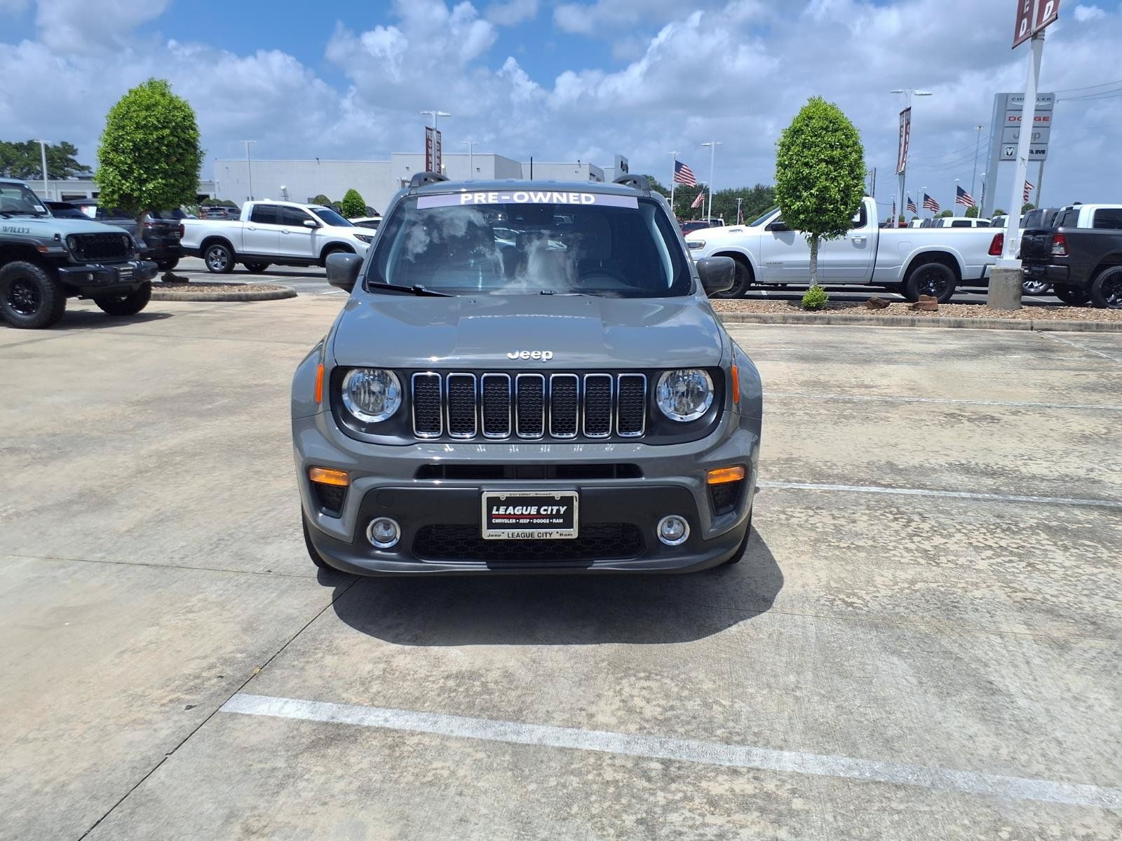 Used 2021 Jeep Renegade Latitude FWD image 5