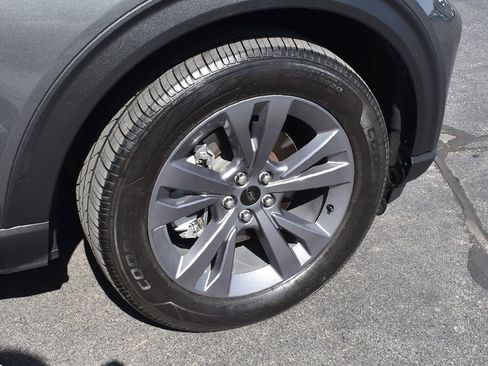 Used 2023 Ford Explorer XLT w/ Equipment Group 202A image 8