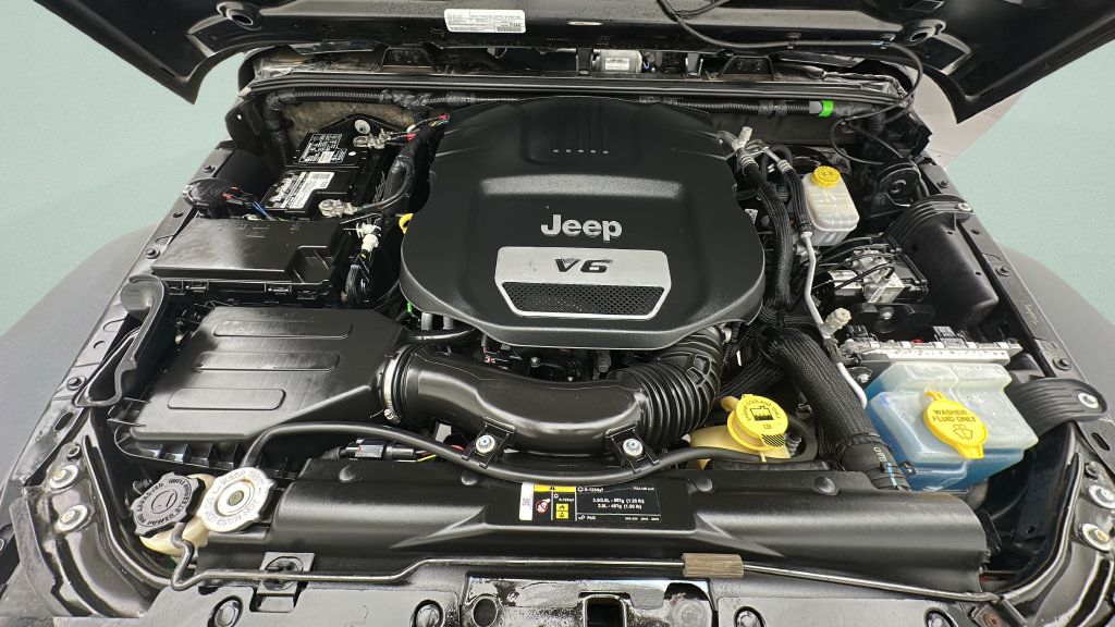 Used 2018 Jeep Wrangler Unlimited Sport S AWD/4WD image 19