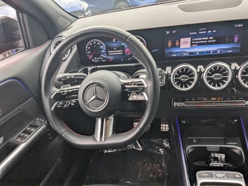 Used 2025 Mercedes-Benz GLA 250 image 3