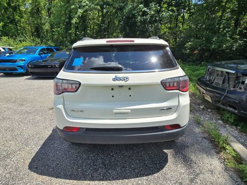 Used 2018 Jeep Compass Latitude w/ Popular Equipment Group AWD/4WD image 6