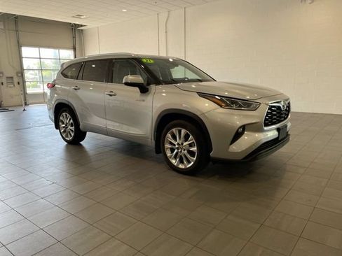 Used 2021 Toyota Highlander Limited AWD/4WD image 6