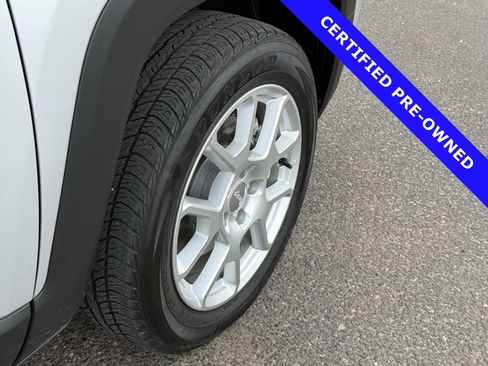 Used 2021 Jeep Renegade Latitude image 12