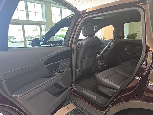 Used 2025 Lincoln Nautilus Premier w/ Equipment Group 102A AWD/4WD image 32