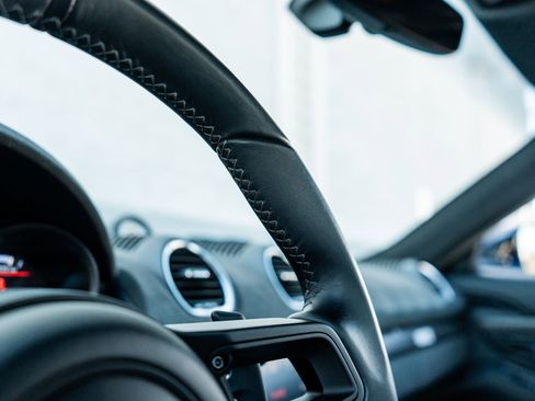 Used 2023 Porsche 718 Cayman GT4 RS image 33