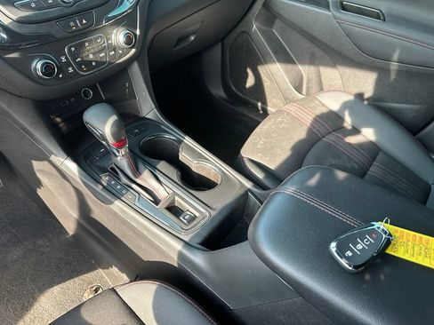 Used 2022 Chevrolet Equinox RS w/ LPO, Floor Liner Package AWD/4WD image 19