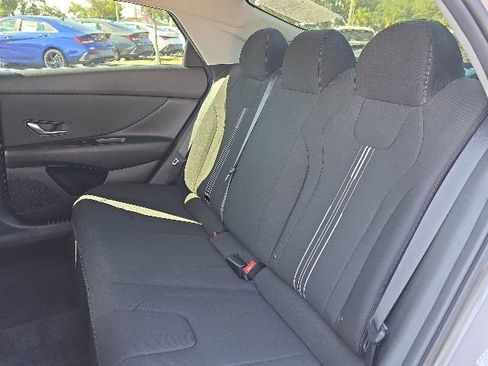 Certified 2023 Hyundai Elantra SEL w/ Convenience Package FWD image 6