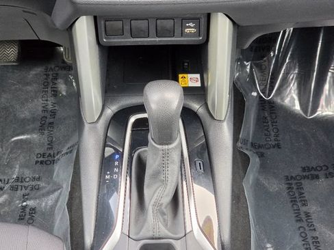 Used 2022 Toyota Corolla Cross LE AWD/4WD image 28