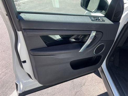 Used 2020 Land Rover Discovery Sport image 19