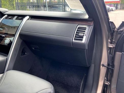 Certified 2025 Land Rover Discovery Dynamic SE AWD/4WD image 18