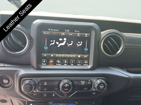Used 2020 Jeep Wrangler Unlimited Sahara AWD/4WD image 23