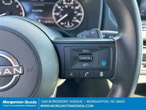 Used 2024 Nissan Rogue SV image 17