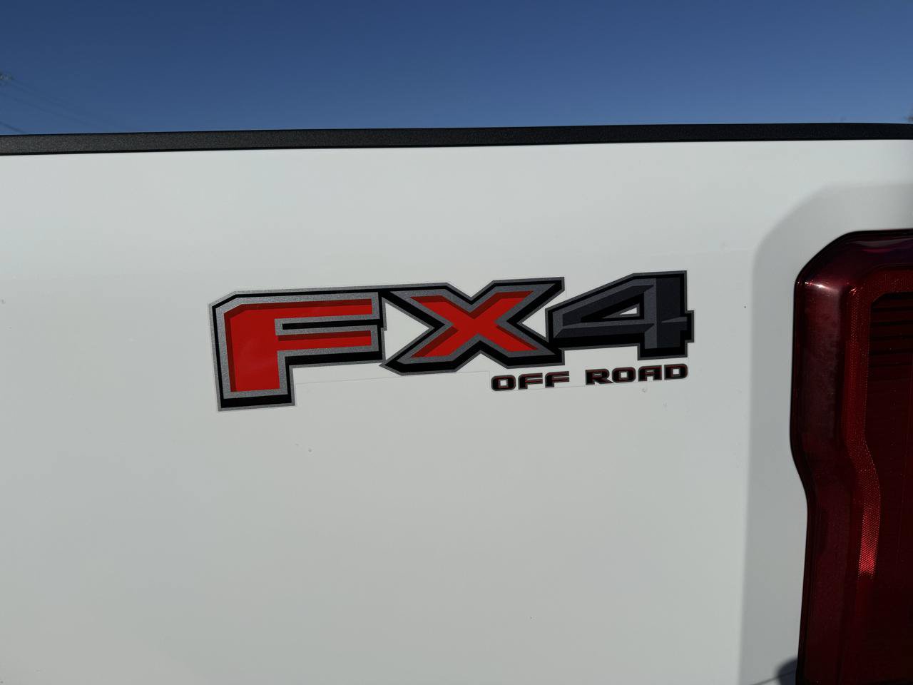 Used 2024 Ford F250 XLT w/ FX4 Off-Road Package AWD/4WD image 11