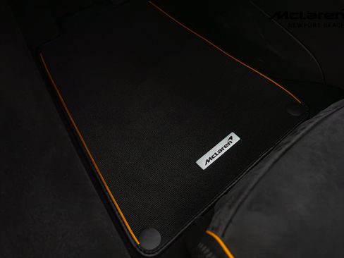 Used 2023 McLaren Artura image 24