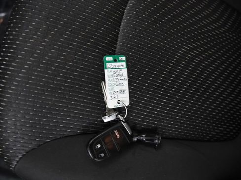 Used 2016 Dodge Journey SE w/ Flexible Seating Group image 23