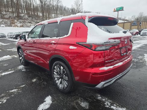 New 2026 Mitsubishi Outlander SE image 6