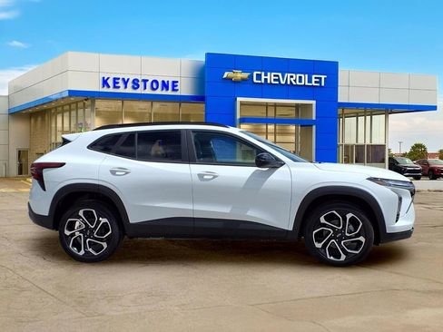 New 2026 Chevrolet Trax RS image 8