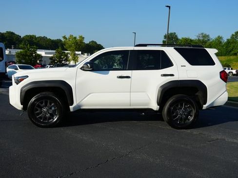 Used 2026 Toyota 4Runner SR5 RWD image 4