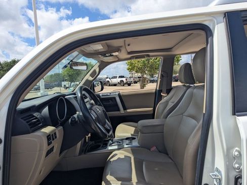 Used 2010 Toyota 4Runner SR5 image 11