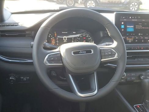 New 2026 Jeep Compass Latitude image 7