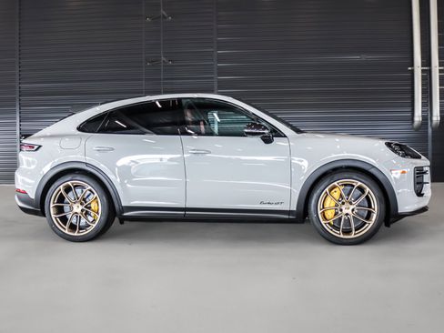 New 2026 Porsche Cayenne Turbo GT image 11