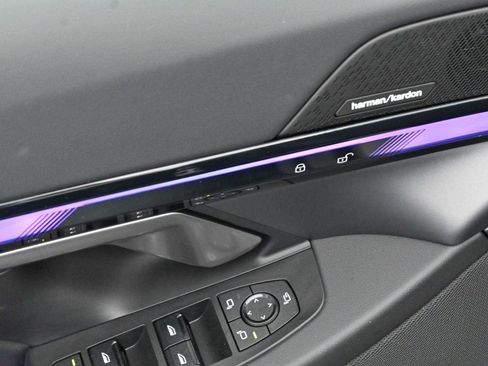 Used 2024 BMW i5 eDrive40i w/ M Sport Package image 12