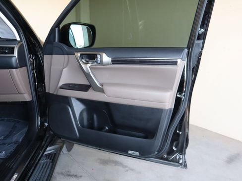 Used 2021 Lexus GX 460 Luxury w/ Sport Design Package image 41