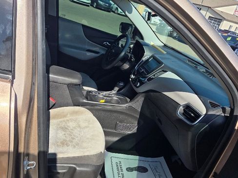 Used 2018 Chevrolet Equinox LS image 15