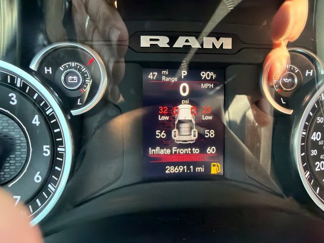 Used 2024 RAM 2500 Big Horn w/ Sport Appearance Package AWD/4WD image 9