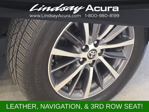 Used 2019 Toyota Highlander XLE AWD/4WD image 25
