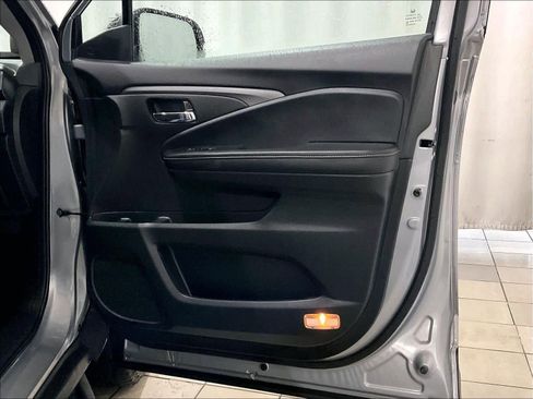 Used 2023 Honda Ridgeline RTL-E image 12