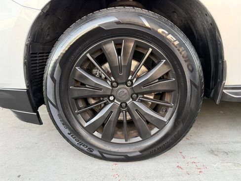 Used 2017 Nissan Pathfinder S image 36