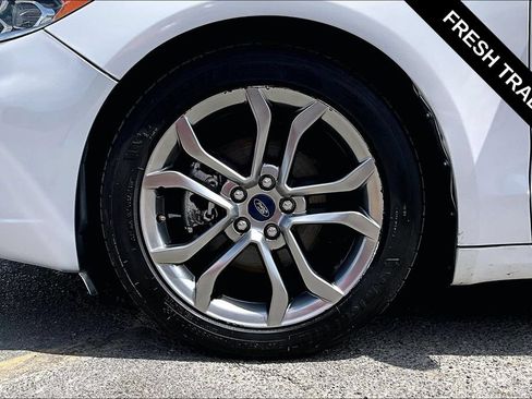Used 2020 Ford Fusion SEL FWD image 33