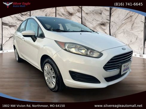 Used 2015 Ford Fiesta S image 4