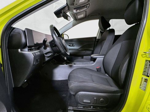Used 2025 Hyundai Kona SEL FWD image 17