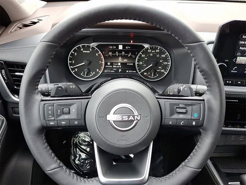 Used 2022 Nissan Rogue SL w/ SL Premium Package image 21