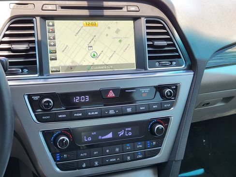 Used 2016 Hyundai Sonata Limited w/ Option Group 04 FWD image 24