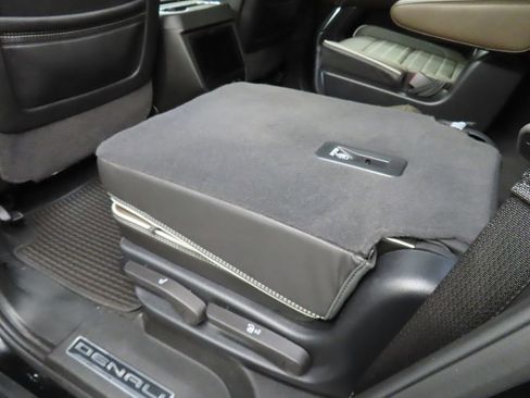 Used 2025 GMC Yukon Denali Ultimate AWD/4WD image 72