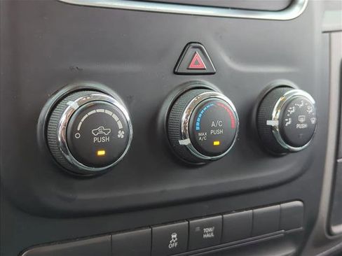 Used 2017 RAM 1500 Express image 9