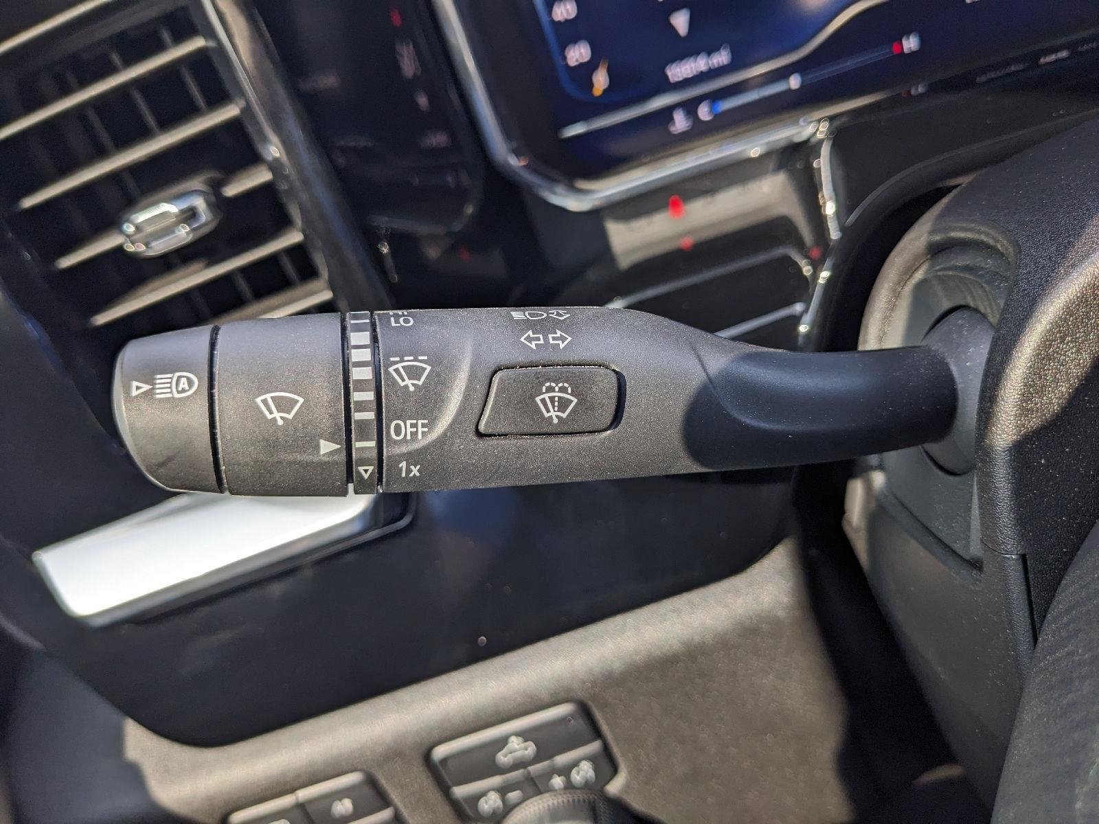 Used 2025 Chevrolet Silverado 1500 RST AWD/4WD image 16