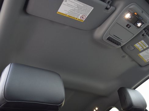 New 2026 Ford F250 Lariat w/ Black Appearance Package image 24