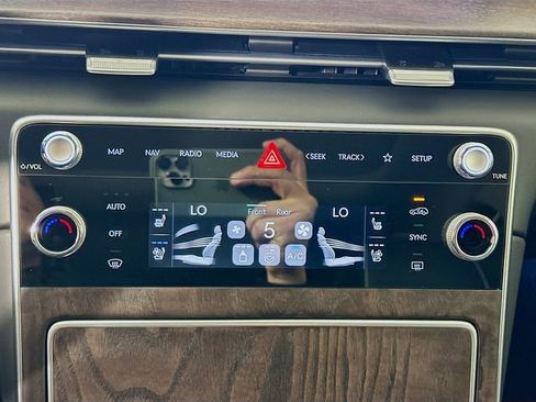 Certified 2025 Genesis GV80 2.5T Prestige image 14