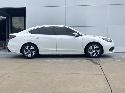 Used 2022 Subaru Legacy Premium AWD/4WD image 3