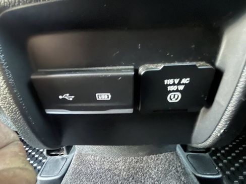 Used 2019 Jeep Cherokee Trailhawk w/ Comfort/Convenience Group AWD/4WD image 32