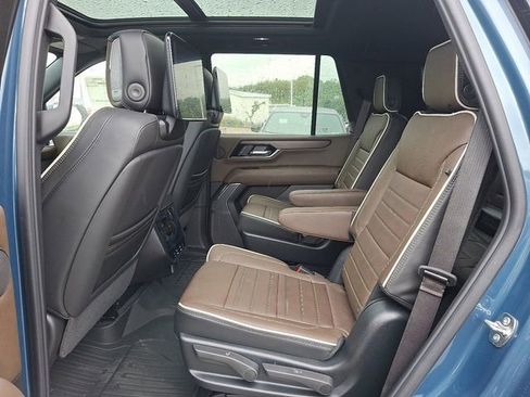 New 2026 GMC Yukon Denali Ultimate AWD/4WD image 11
